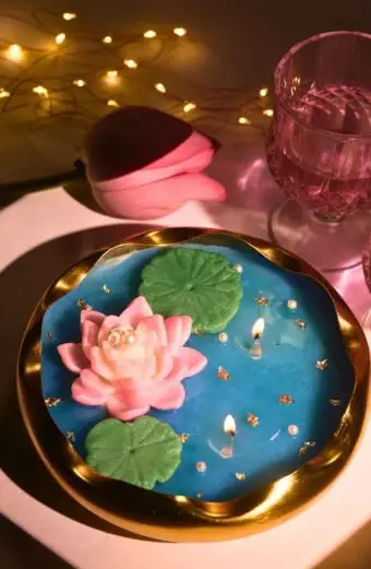 Lotus Hug Urli Candle- Large